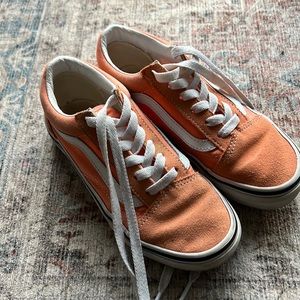 Little girls lace up vans